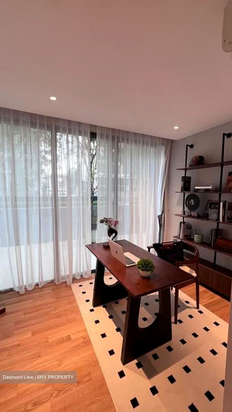 Miltonia Close (D27), Terrace #553376921